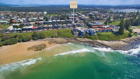 White Sails 3 - Views over Convent Beach, Yamba